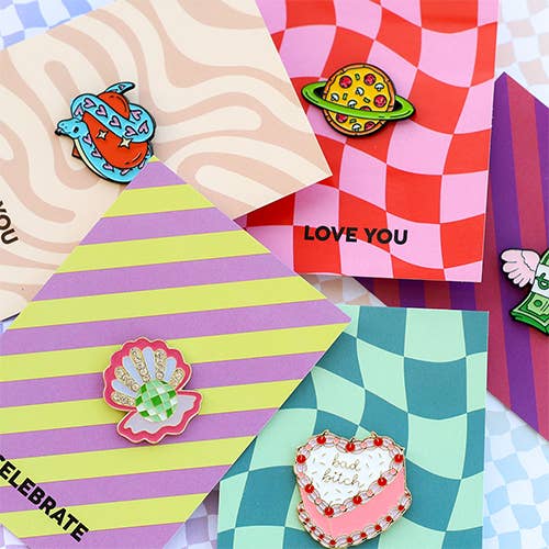 Pin "Happy Vibes"